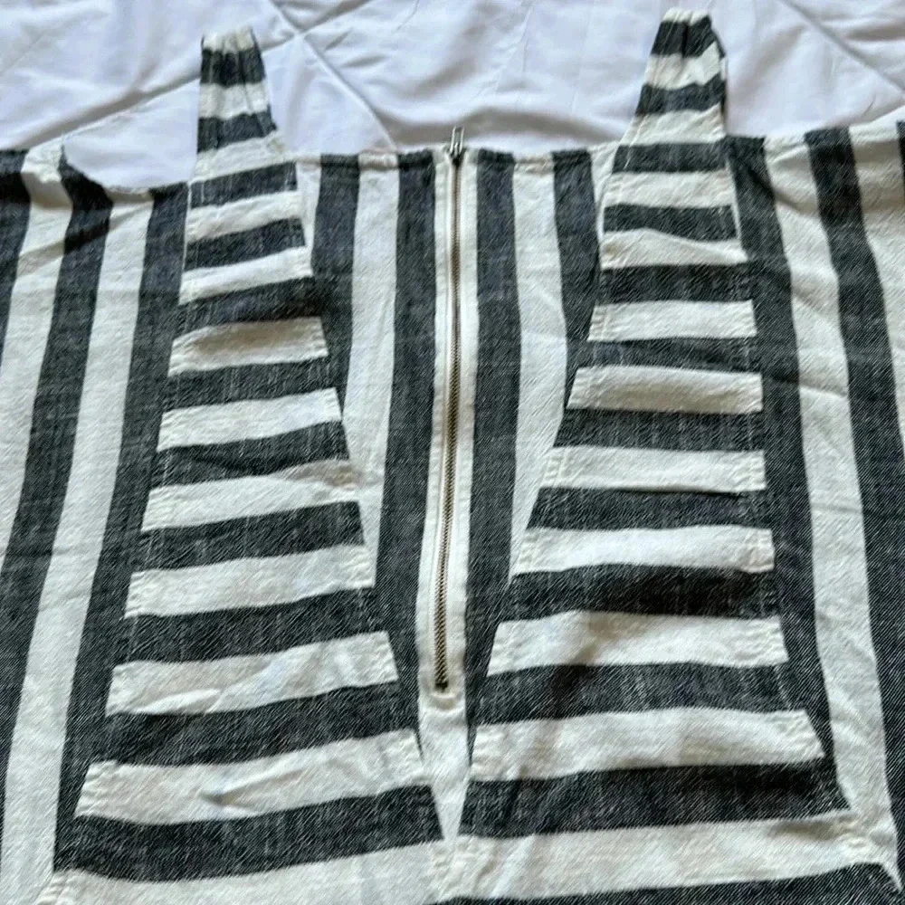 Soft Surroundings Gray and White Linen Blend Cold Shoulder Blouse size M pockets